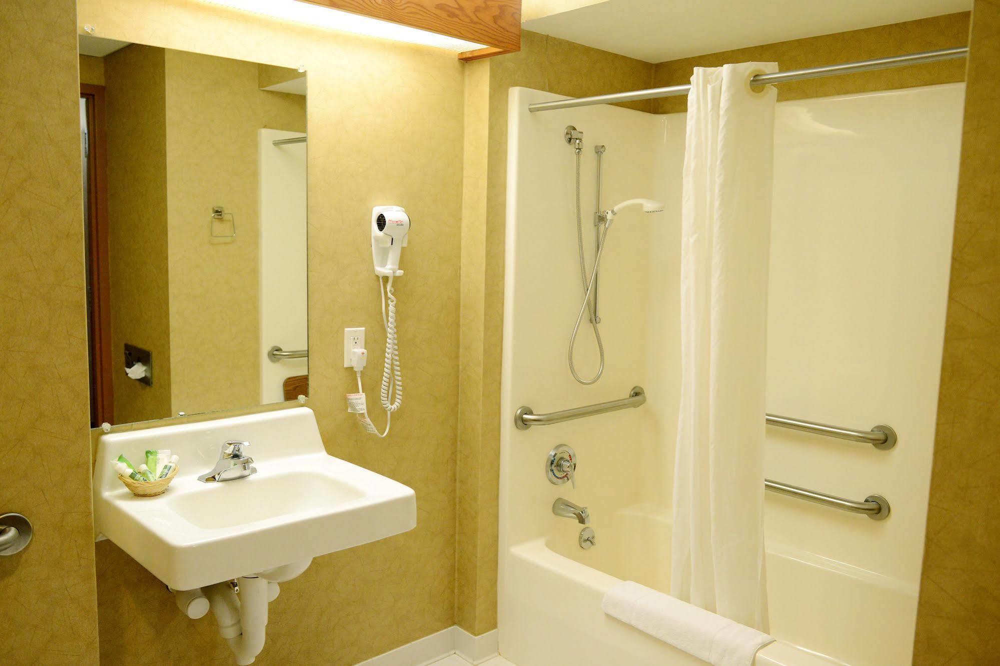 Kewadin Sault Ste Marie Hotel Ngoại thất bức ảnh